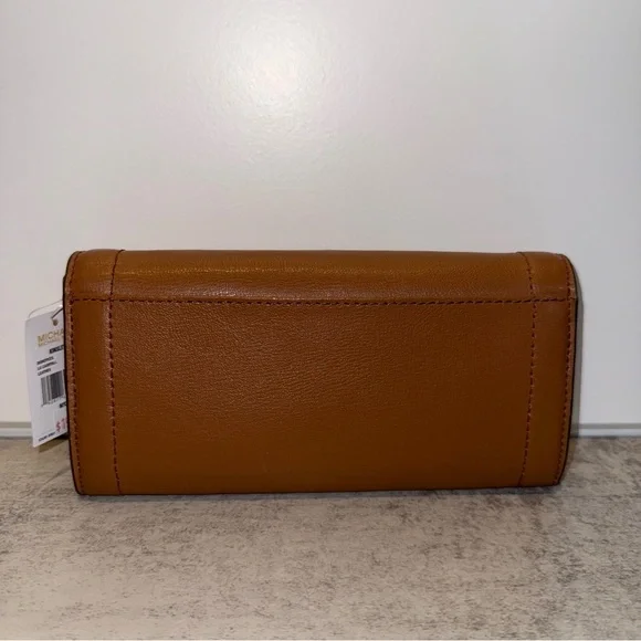 Michael Kors Kinsley Brown Carryall Wallet - Picture 2 of 7